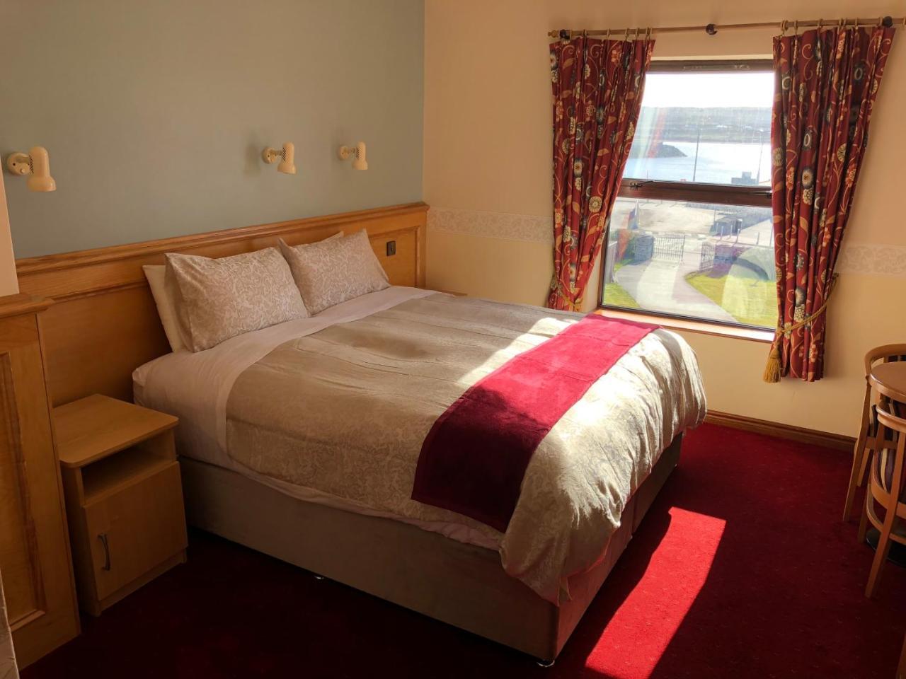 Pier House Bed & Breakfast Inis Mor Exterior photo